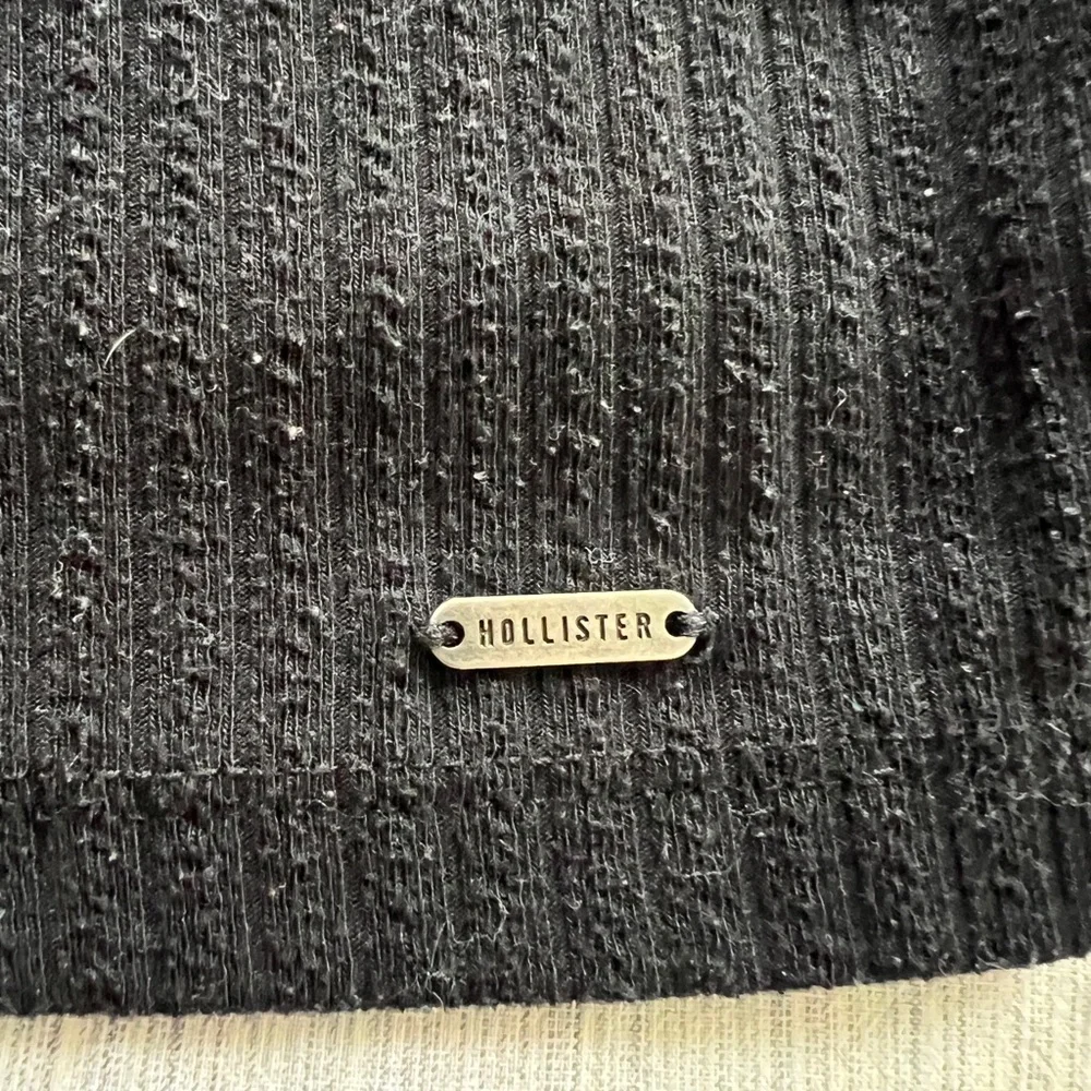 Hollister Black Ribbed Crop Tank Top - Picture 2 of 6